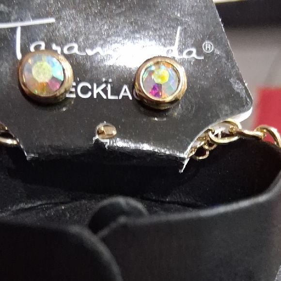 Taramanda Gold and Multicolor Statement Necklace - Picture 6 of 16